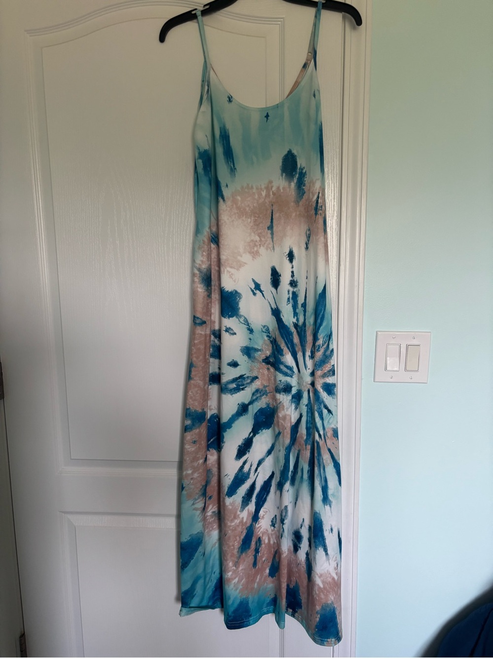 Light Blue and Beige Tie-Dye Slip with 'Fashion' Label